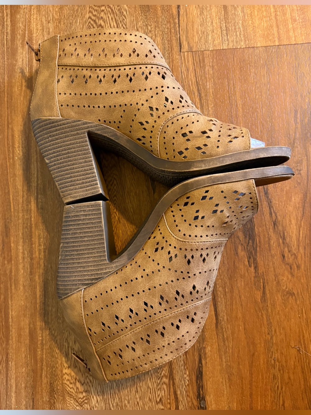 Jellypop Clarita Size 10 Suede Cutout Peep-Toe Tan Booties - Picture 4 of 9